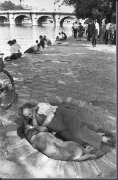 Bresson - PAR42706 - Paris - 1956 - Square du Vert-Galant and Pont-Neuf bridge over the Seine