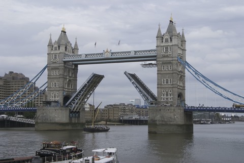 2010-07-07 - London Bridge (16) - Reduzida